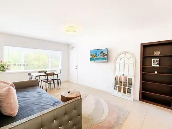 1045 94th St, Unit 1, Bay Harbor Islands, FL 33154