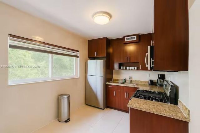 1045 94th St, Unit 2, Bay Harbor Islands, FL 33154 Photo