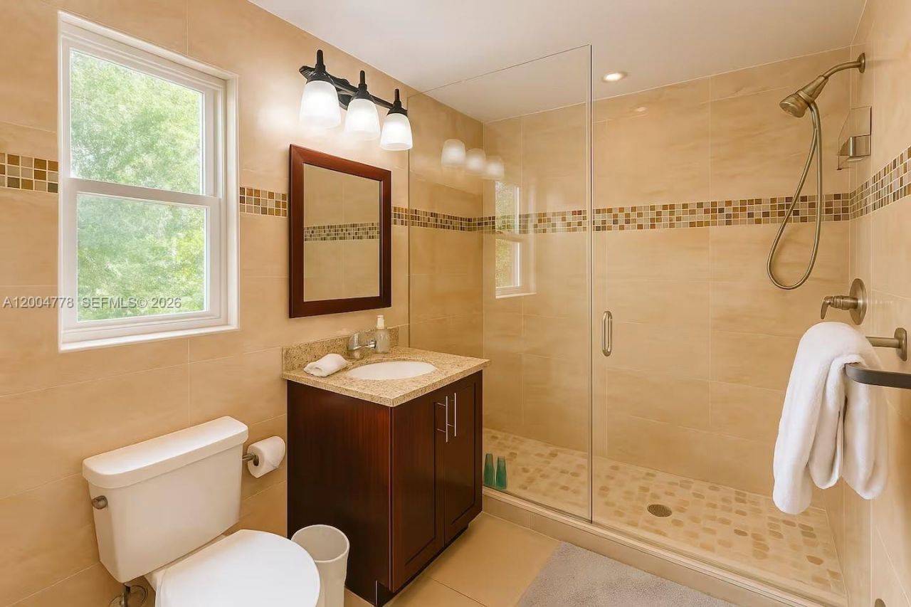 1045 94th St, Unit 2, Bay Harbor Islands, FL 33154 Photo