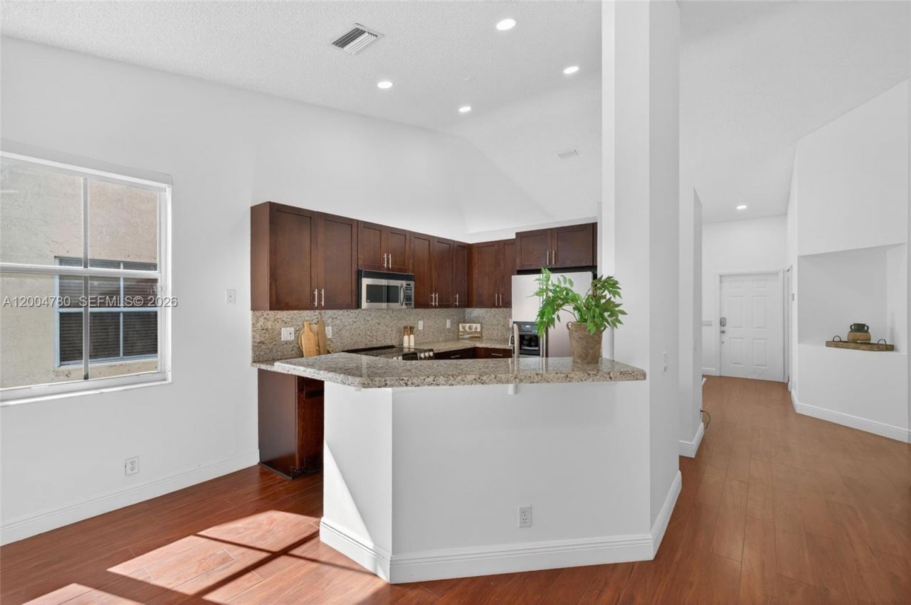 875 Savannah Falls Dr, Unit ., Weston, FL 33327 Photo