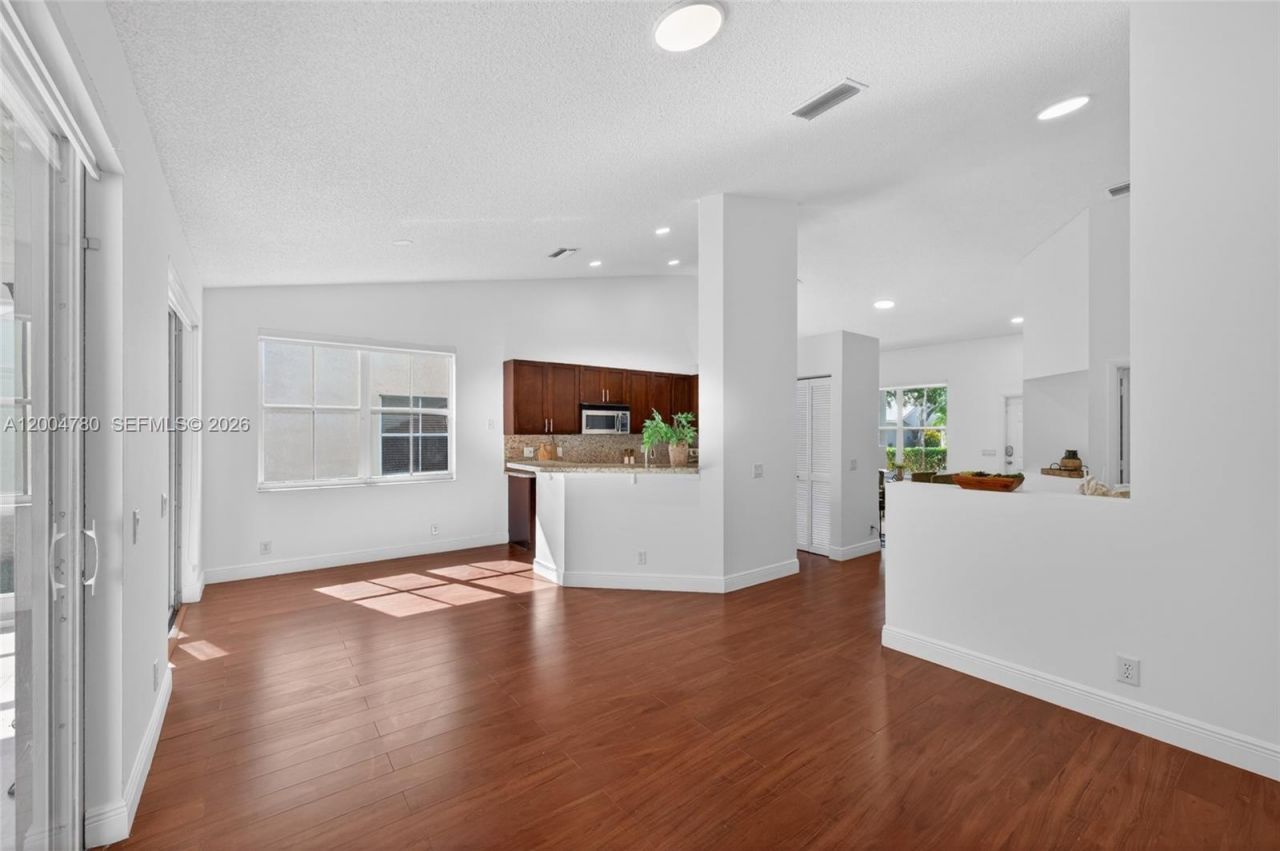 875 Savannah Falls Dr, Unit ., Weston, FL 33327 Photo