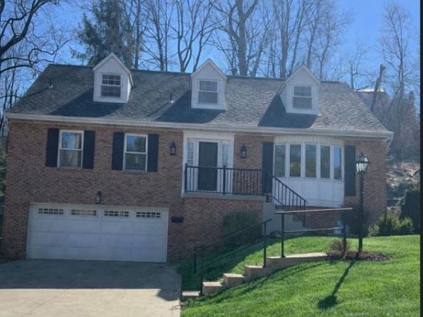 215 Black Oak Dr, Pittsburgh, PA 15220