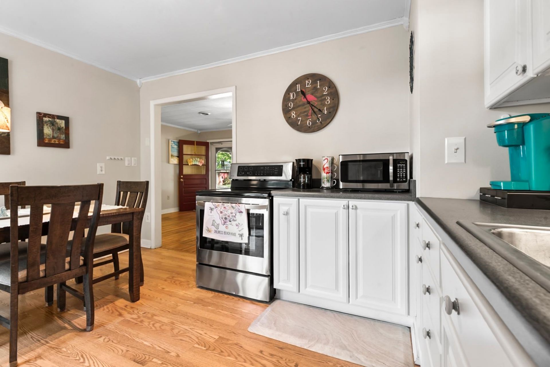 3308 Dunes St. Photo 7