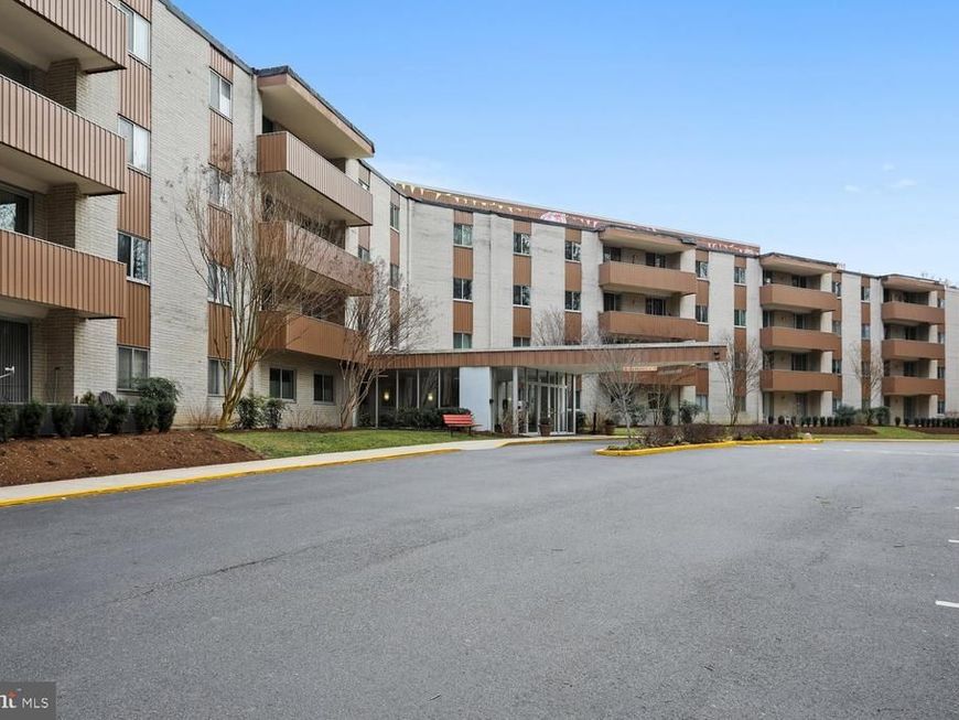 7501 Democracy Boulevard, Unit B-222, Bethesda, MD 20817 Main Photo