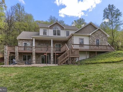 586 BLUE MOUNTAIN PARKWAY Harrisburg, PA 17112