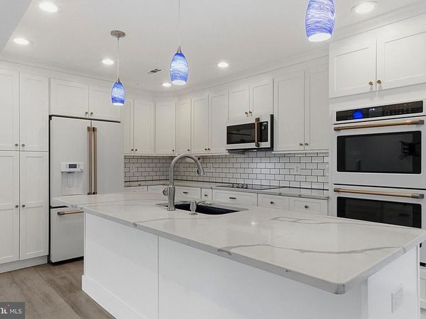 201 SHIRLEY LANE, PENNSBURG, PA 18073