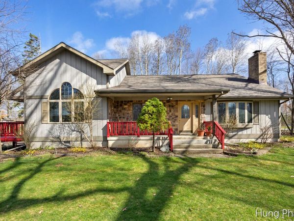 7724 W Lake Drive, Stanwood, MI 49346