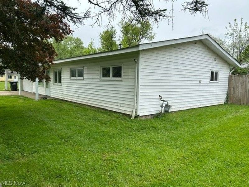 1882 Paul Drive, Brunswick, OH 44212 Photo 2