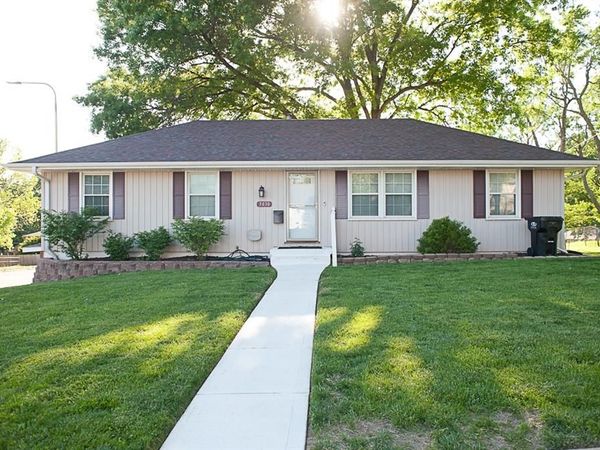 3830 S Breckenridge Drive, Independence, MO 64055