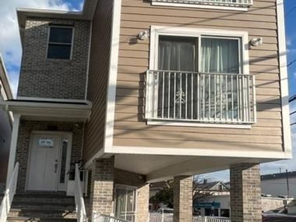 66 Delaware Street, ELIZABETH, NJ 07206