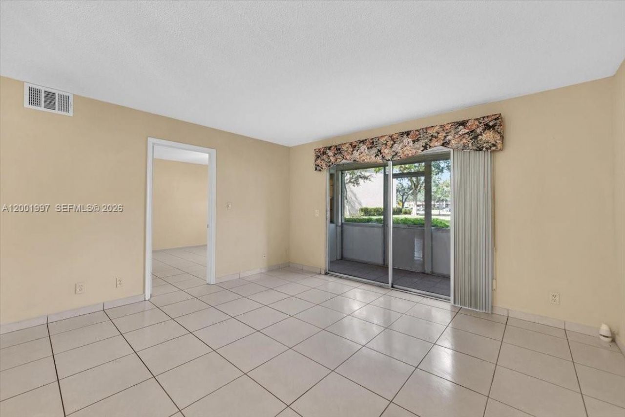 1200 SW 124th Ter, Unit 106O, Pembroke Pines, FL 33027 Photo