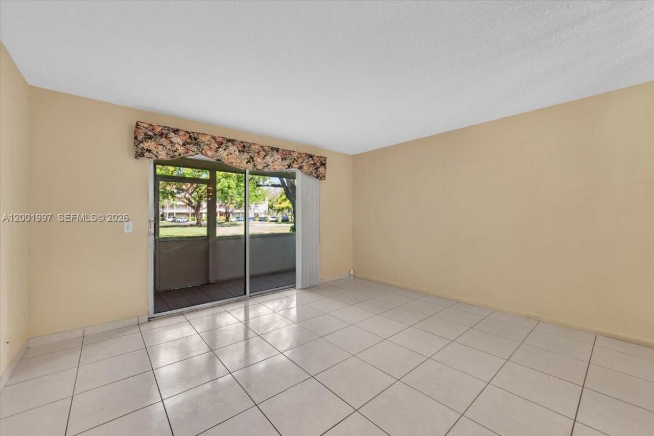 1200 SW 124th Ter, Unit 106O, Pembroke Pines, FL 33027 Photo