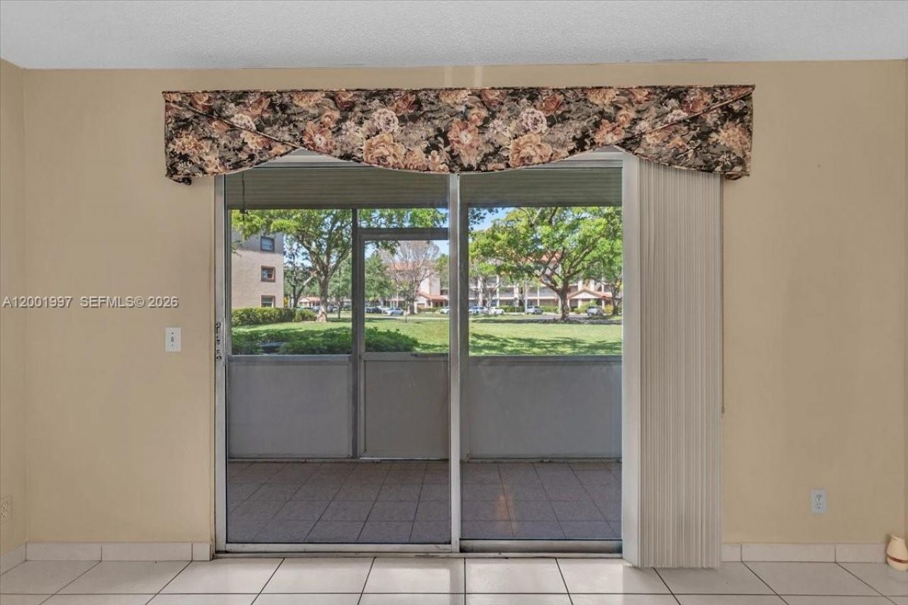 1200 SW 124th Ter, Unit 106O, Pembroke Pines, FL 33027 Photo