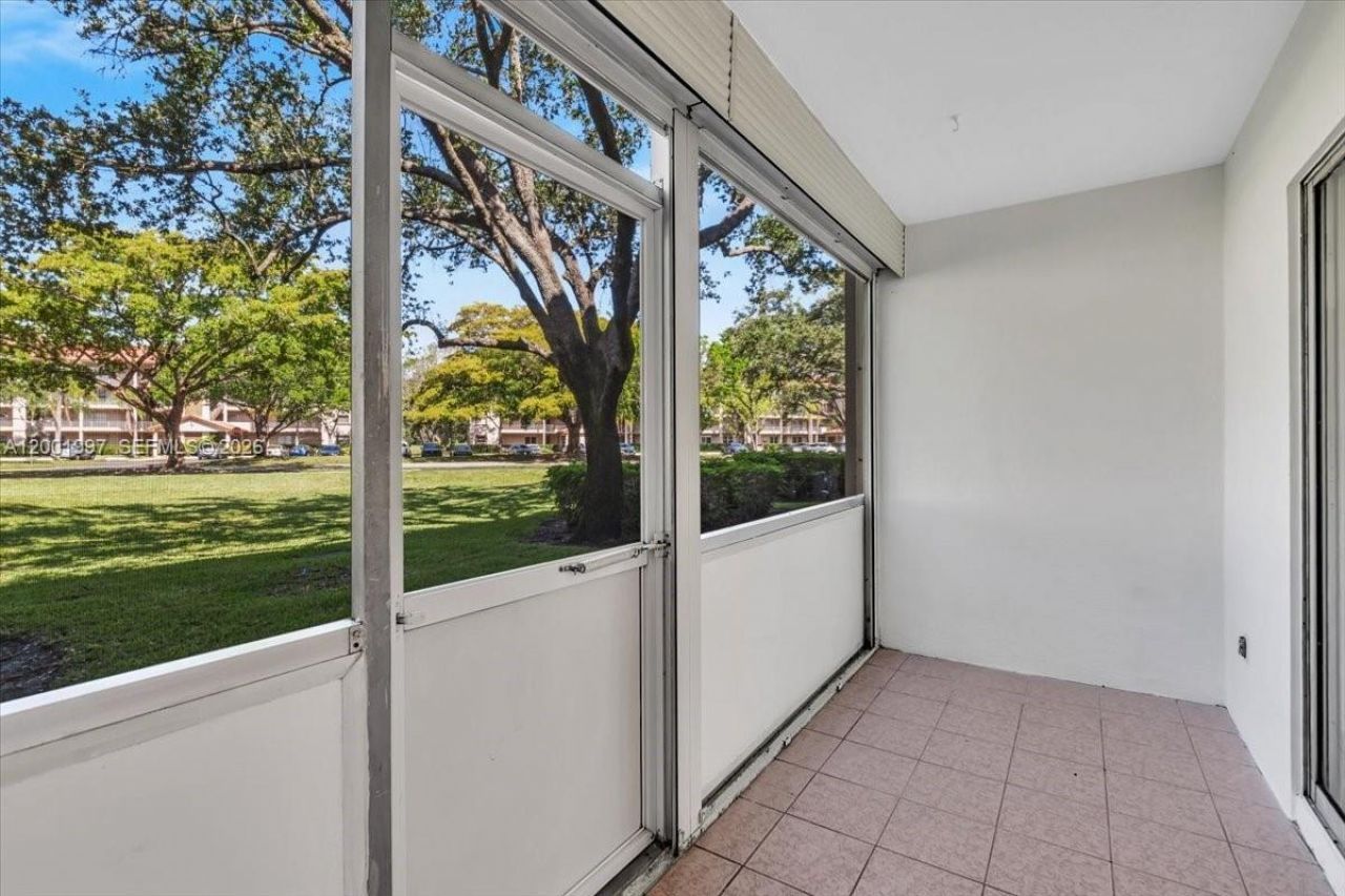 1200 SW 124th Ter, Unit 106O, Pembroke Pines, FL 33027 Photo