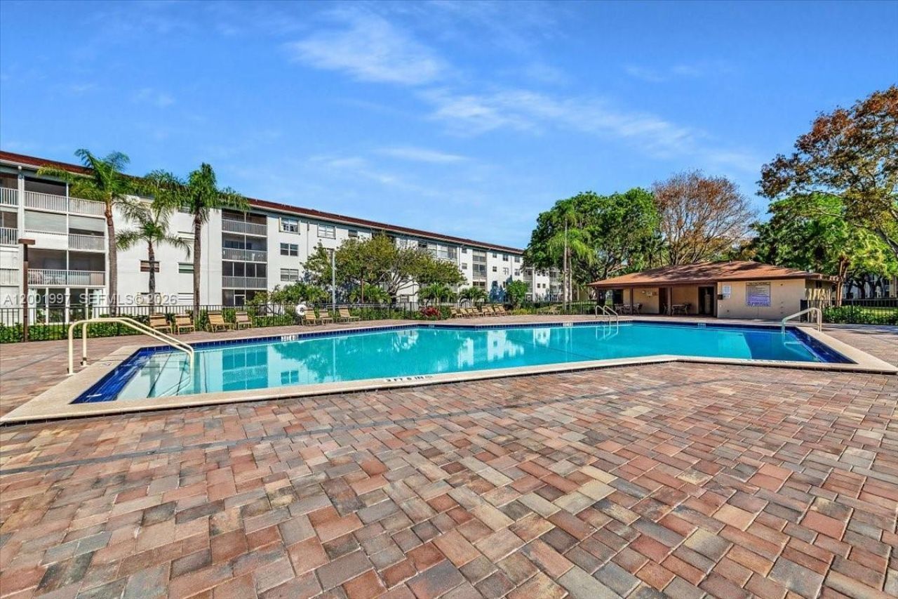 1200 SW 124th Ter, Unit 106O, Pembroke Pines, FL 33027 Photo