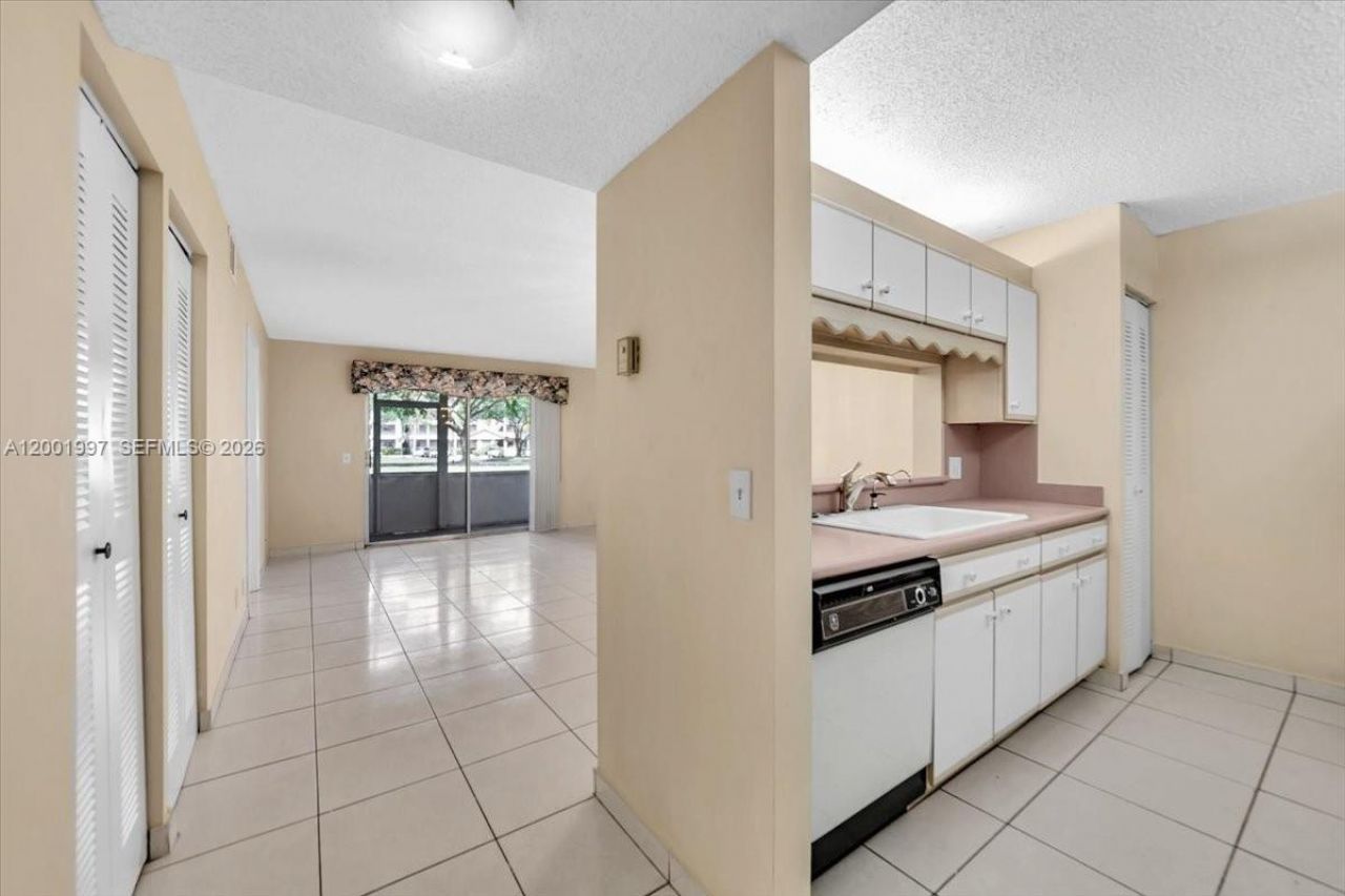 1200 SW 124th Ter, Unit 106O, Pembroke Pines, FL 33027 Photo