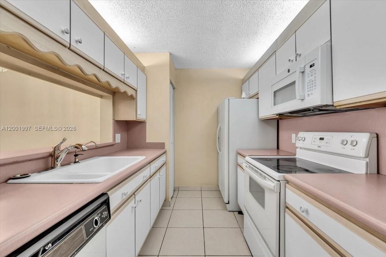 1200 SW 124th Ter, Unit 106O, Pembroke Pines, FL 33027 Photo
