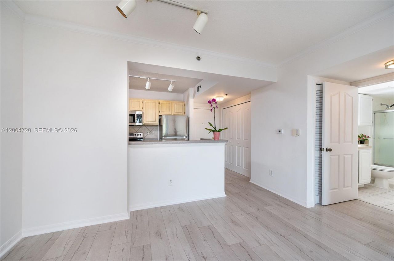 2665 SW 37th Ave, Unit 201, Miami, FL 33133 Photo
