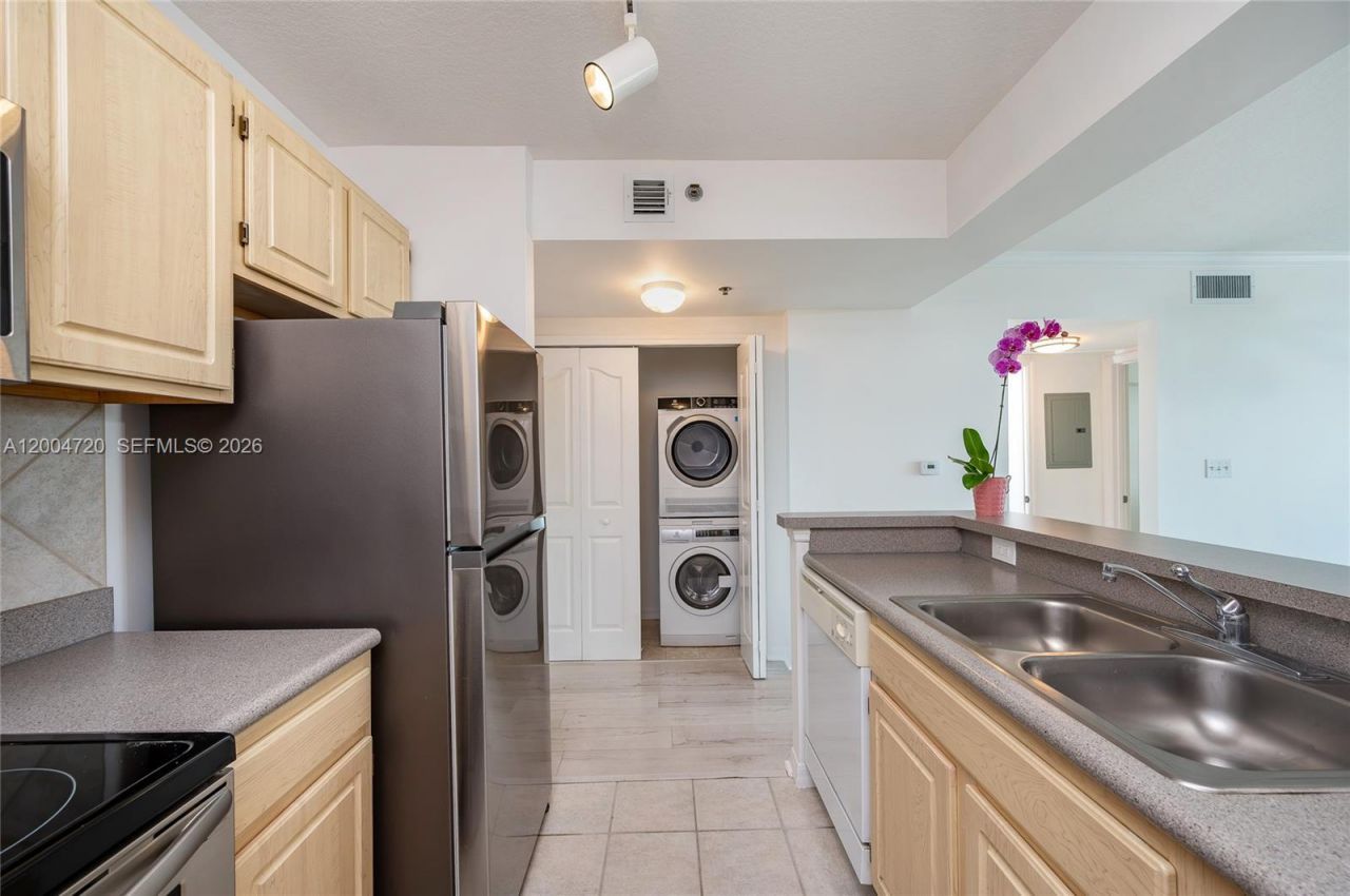 2665 SW 37th Ave, Unit 201, Miami, FL 33133 Photo