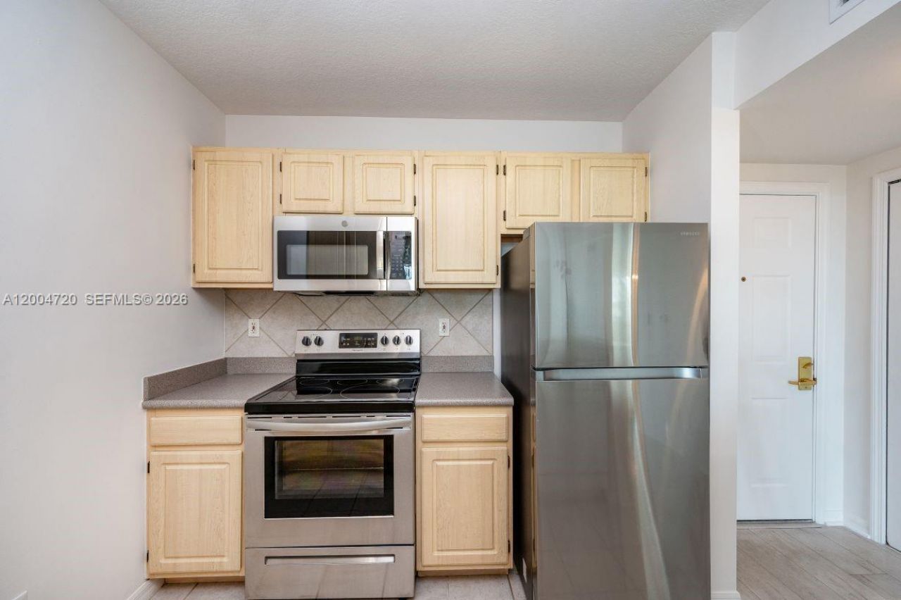 2665 SW 37th Ave, Unit 201, Miami, FL 33133 Photo