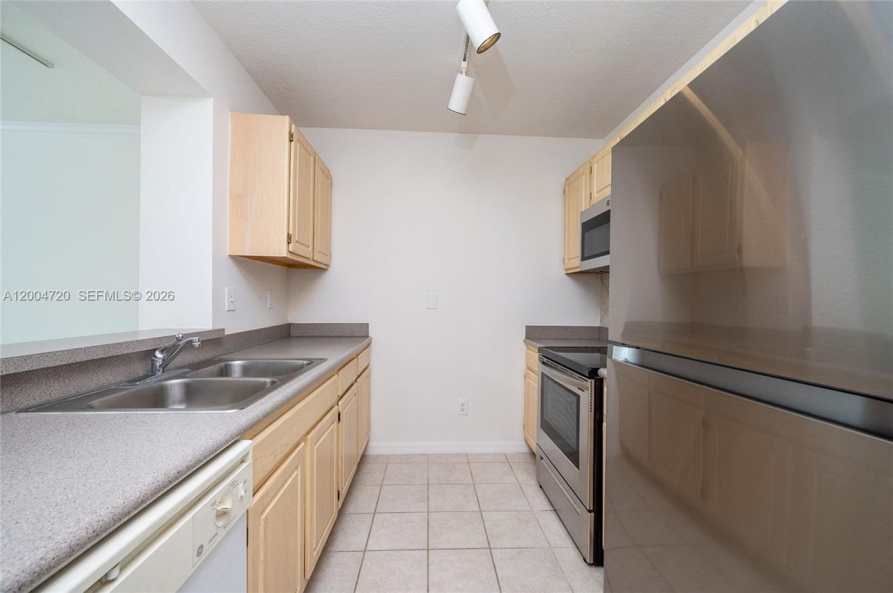 2665 SW 37th Ave, Unit 201, Miami, FL 33133 Photo