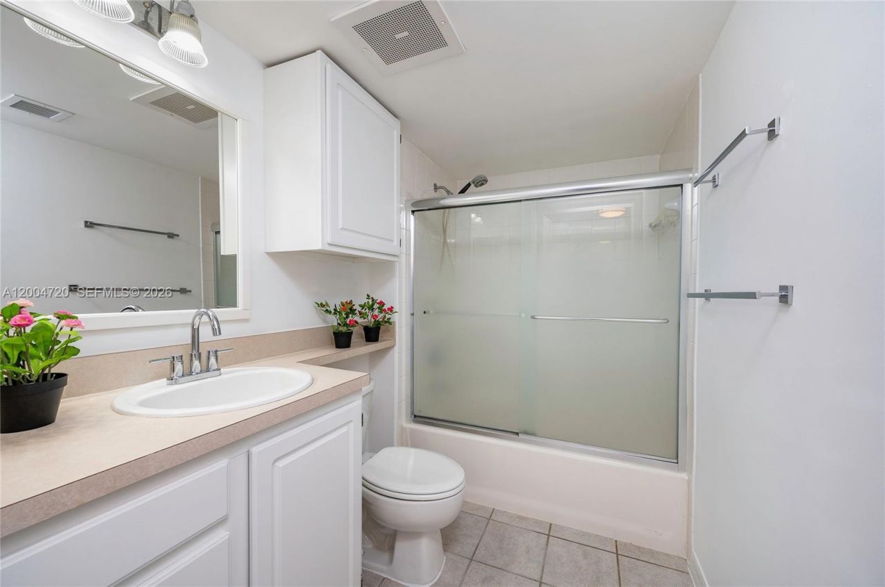 2665 SW 37th Ave, Unit 201, Miami, FL 33133 Photo