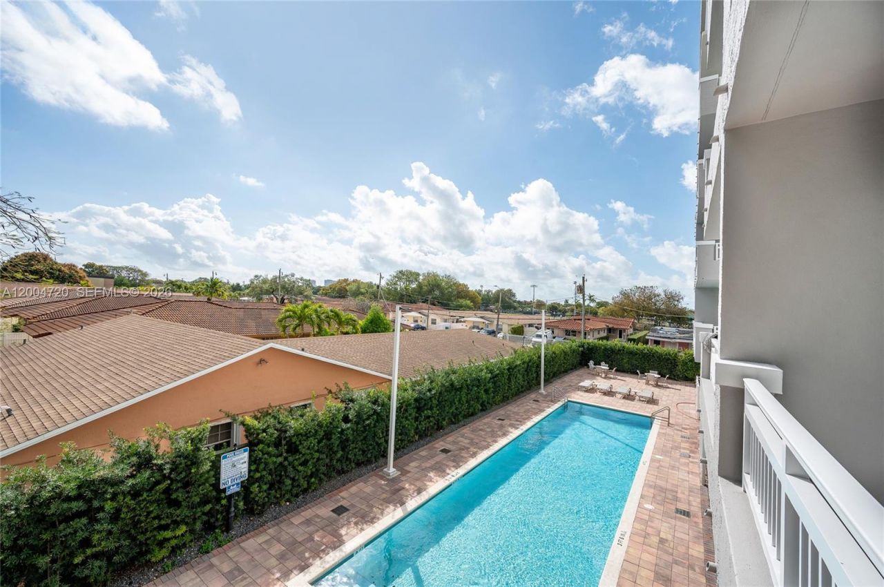 2665 SW 37th Ave, Unit 201, Miami, FL 33133 Photo