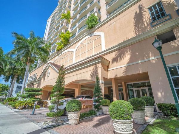 17555 Atlantic Blvd, Unit 707, Sunny Isles Beach, FL 33160