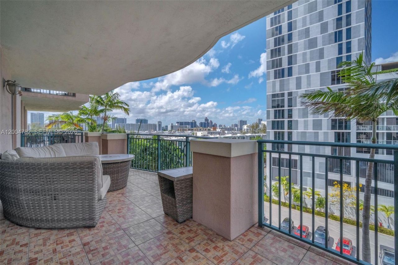 17555 Atlantic Blvd, Unit 707, Sunny Isles Beach, FL 33160 Photo
