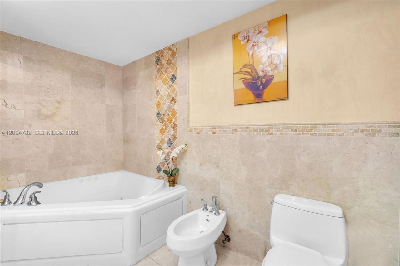 17555 Atlantic Blvd, Unit 707, Sunny Isles Beach, FL 33160 Photo