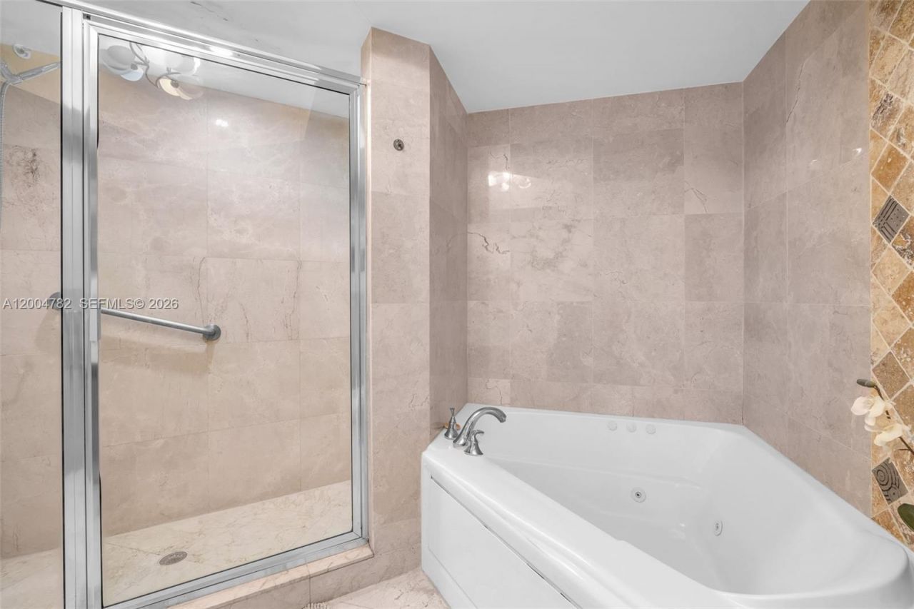 17555 Atlantic Blvd, Unit 707, Sunny Isles Beach, FL 33160 Photo