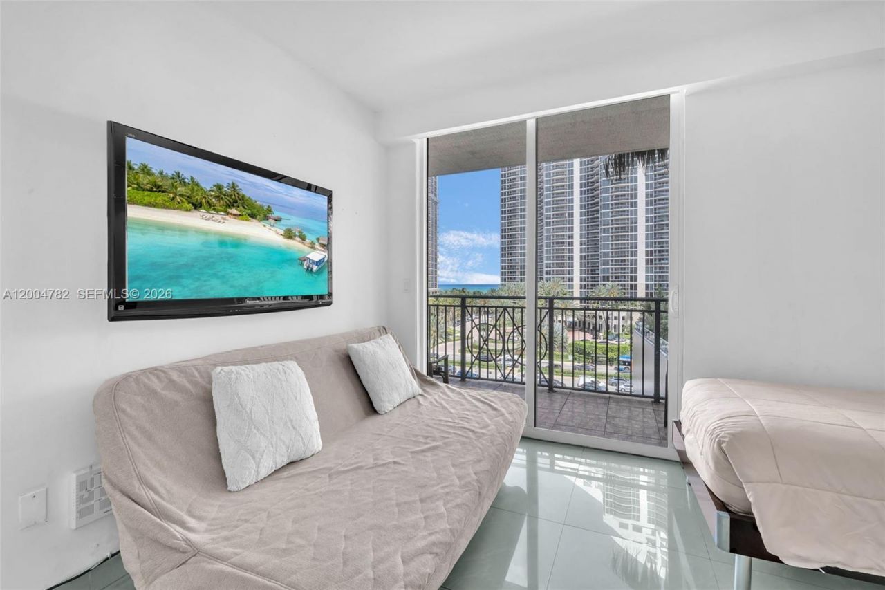 17555 Atlantic Blvd, Unit 707, Sunny Isles Beach, FL 33160 Photo