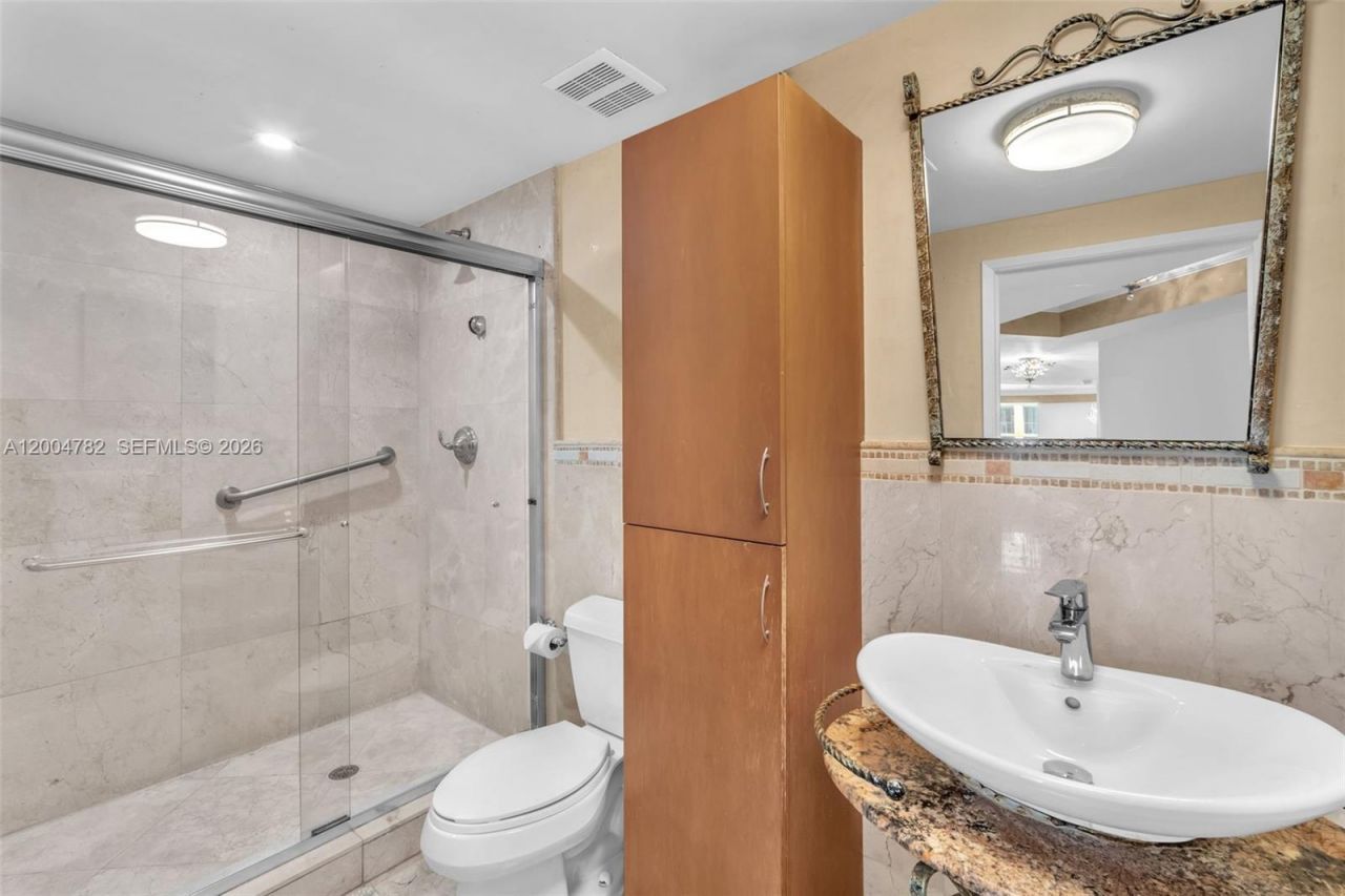17555 Atlantic Blvd, Unit 707, Sunny Isles Beach, FL 33160 Photo