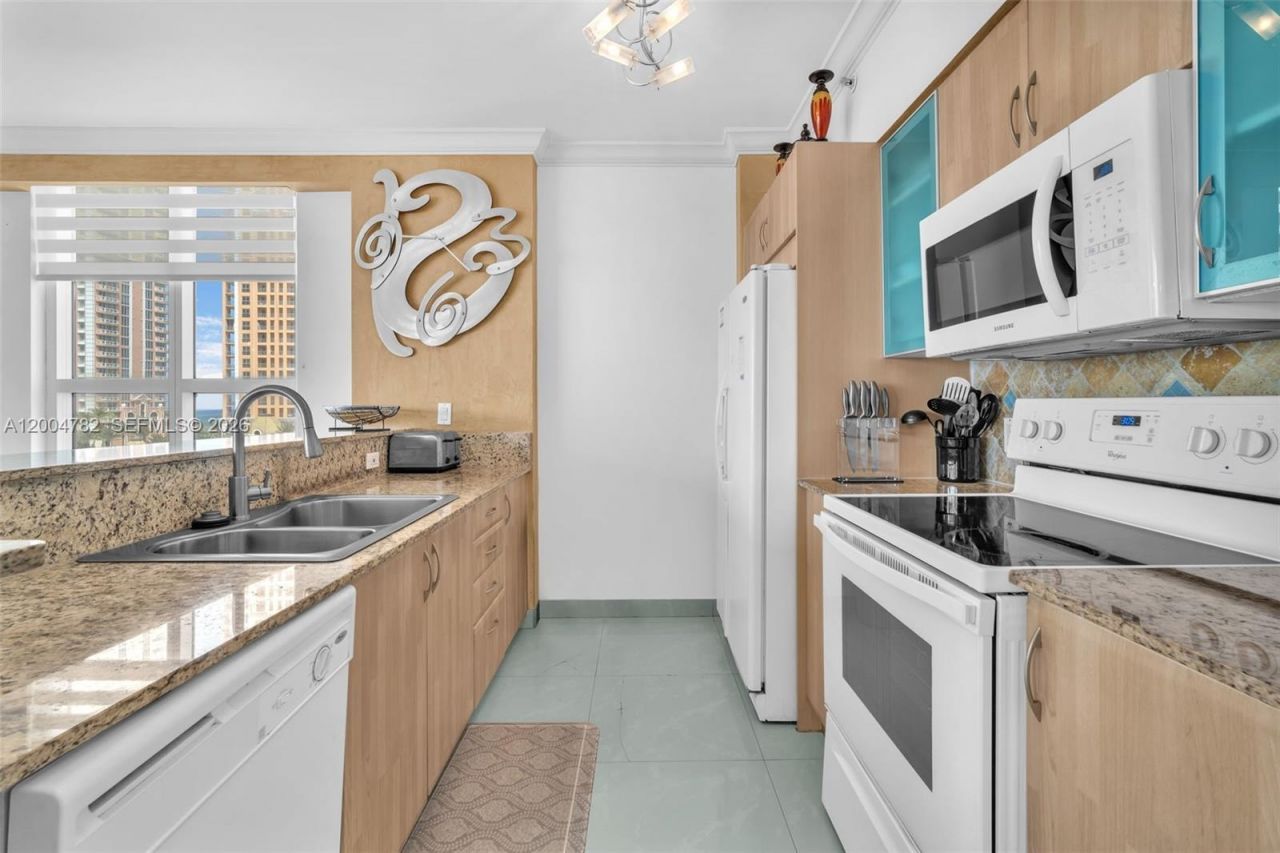 17555 Atlantic Blvd, Unit 707, Sunny Isles Beach, FL 33160 Photo