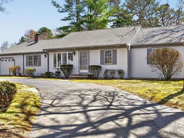 493 Prince Hinckley Rd, Barnstable, MA 02632