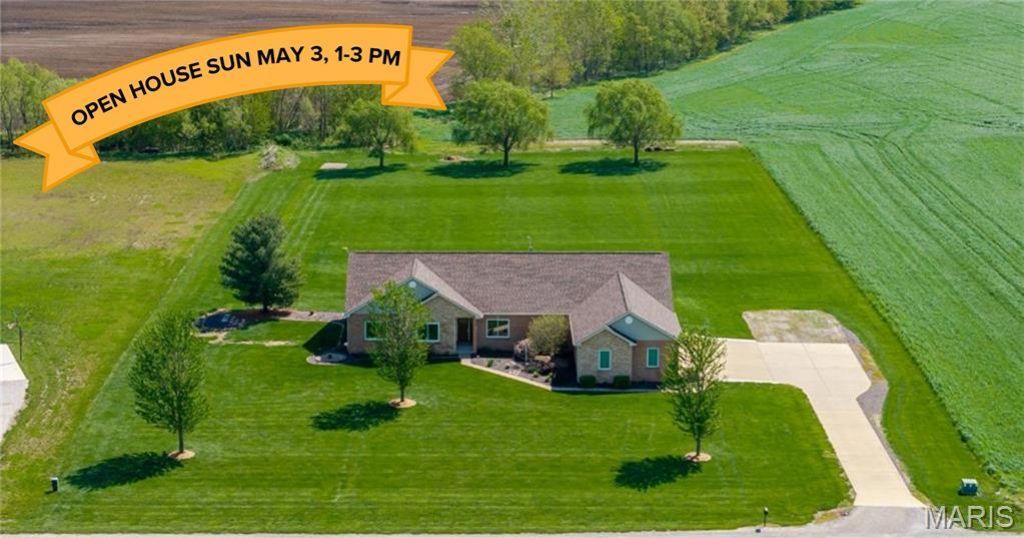 1050 Buckeye Crossing, Highland, IL 62249 Main Photo