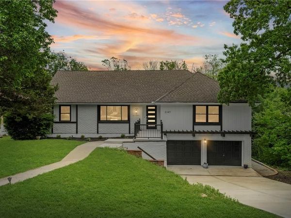 3147 Black Swan Drive, Shawnee, KS 66216