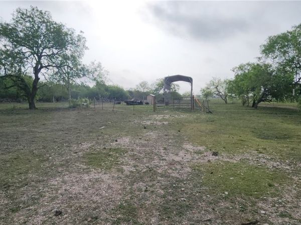 2395 San Antonio River Road , Victoria, TX 77905