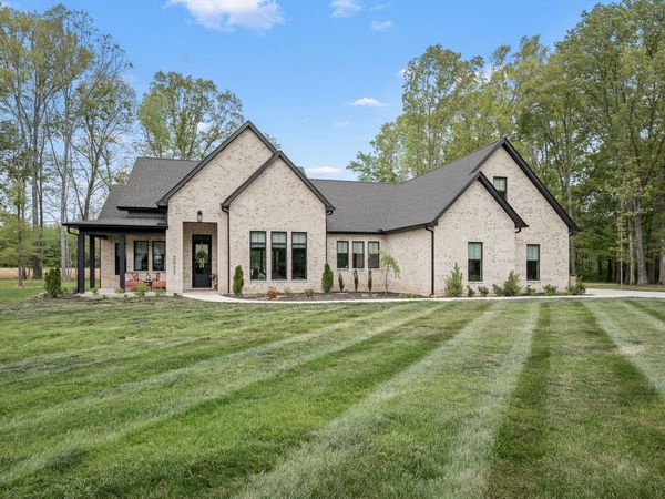 2022 COUNTRY CLUB DRIVE , Tullahoma, TN 37388