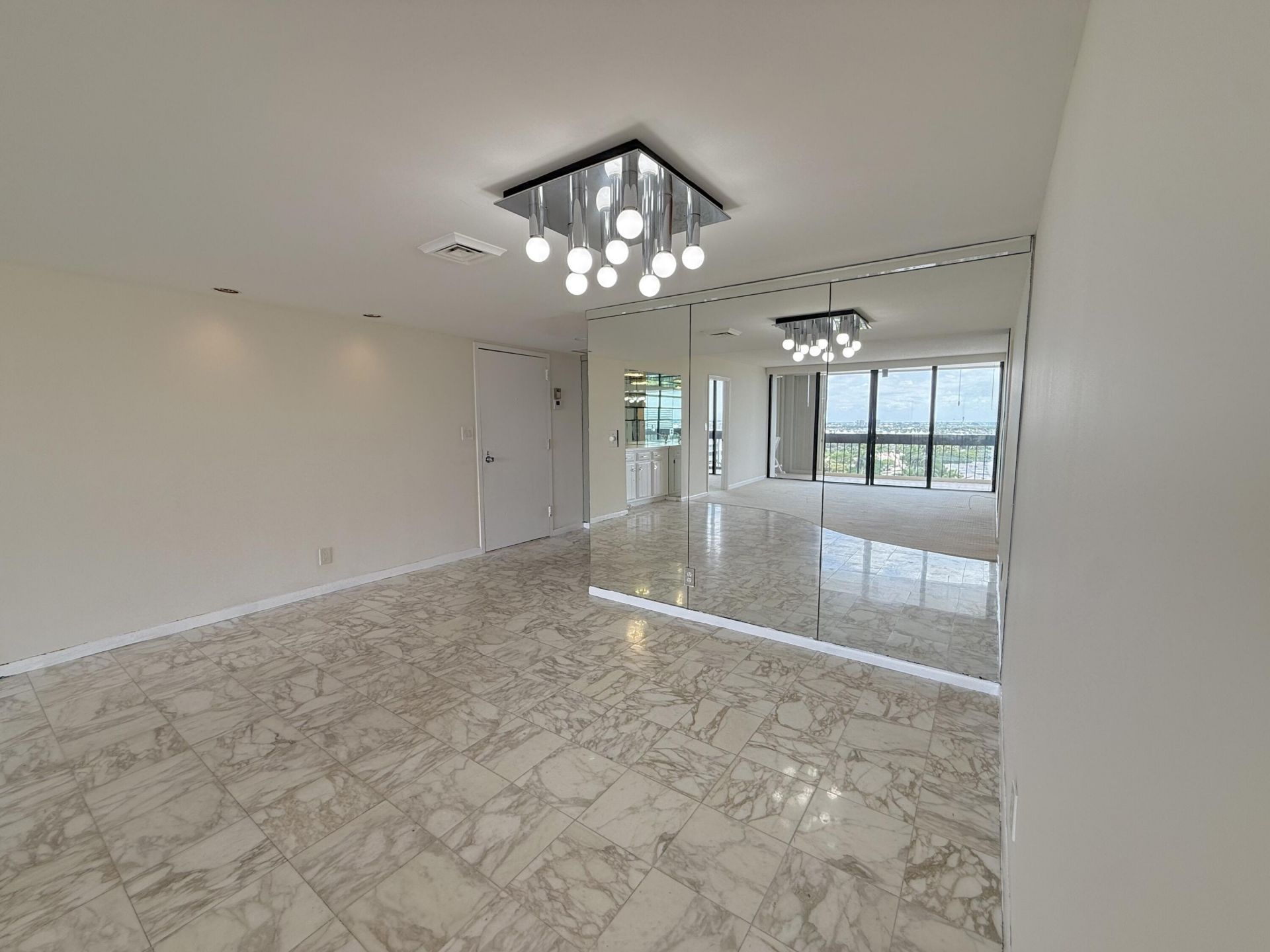 2000 Presidential Way, Unit 1204, West Palm Beach, FL 33401 Photo