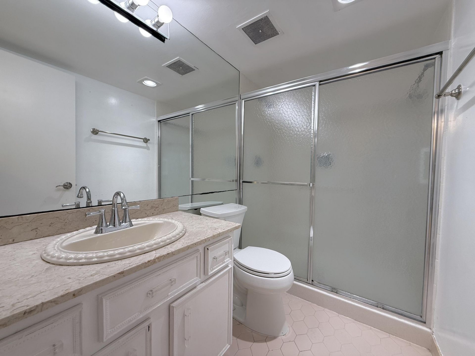 2000 Presidential Way, Unit 1204, West Palm Beach, FL 33401 Photo
