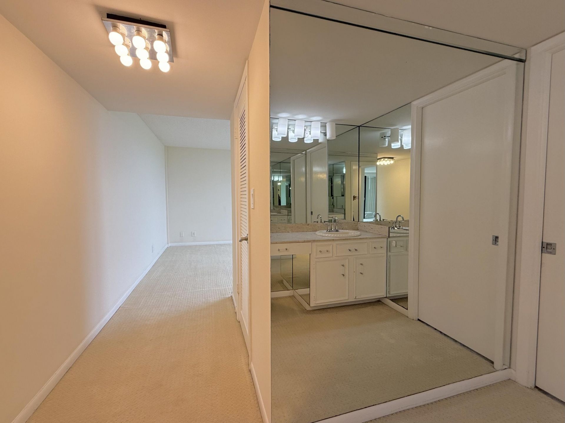 2000 Presidential Way, Unit 1204, West Palm Beach, FL 33401 Photo