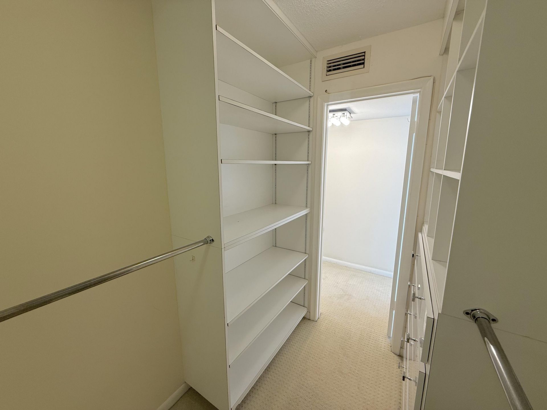 2000 Presidential Way, Unit 1204, West Palm Beach, FL 33401 Photo