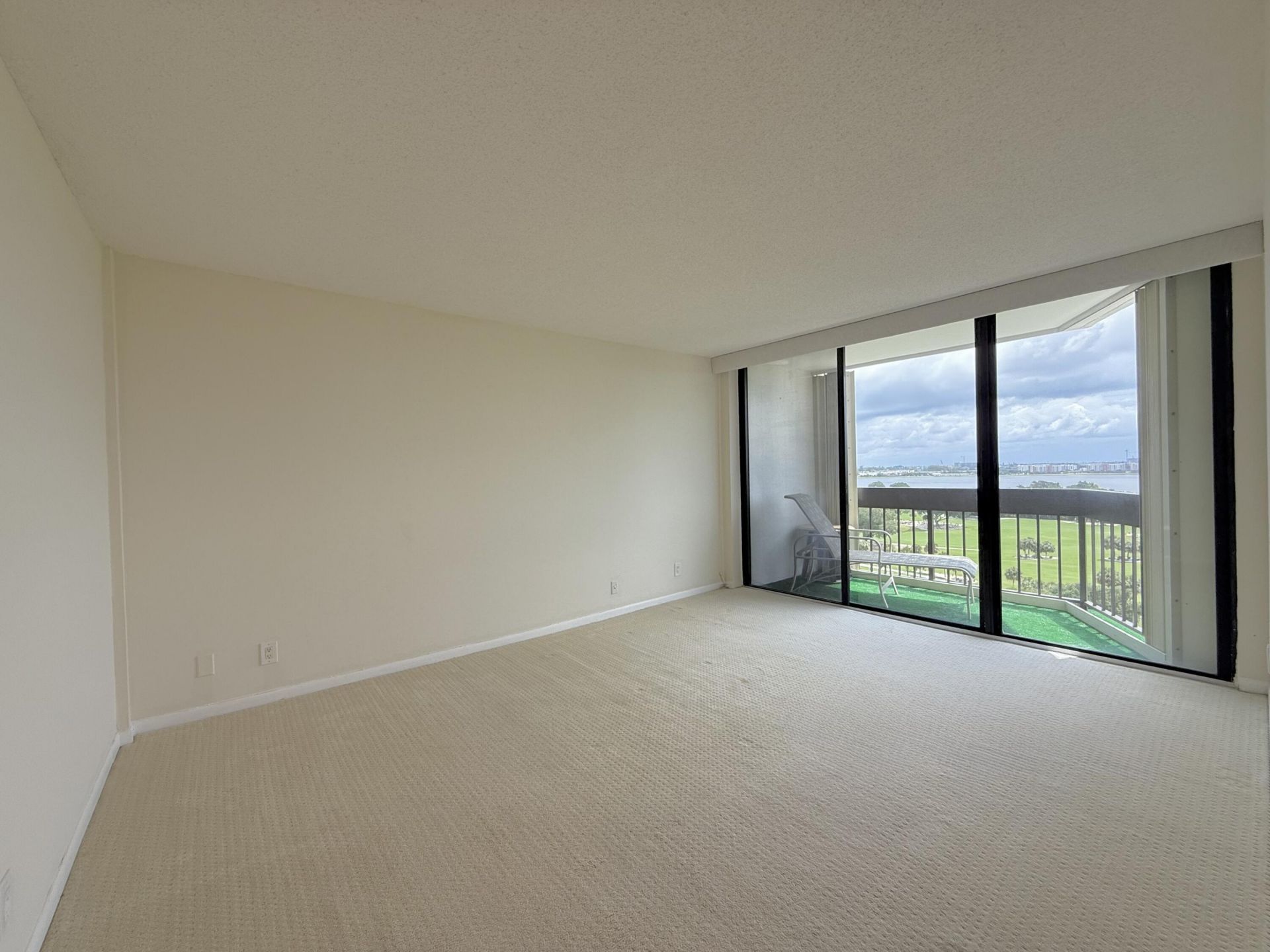2000 Presidential Way, Unit 1204, West Palm Beach, FL 33401 Photo