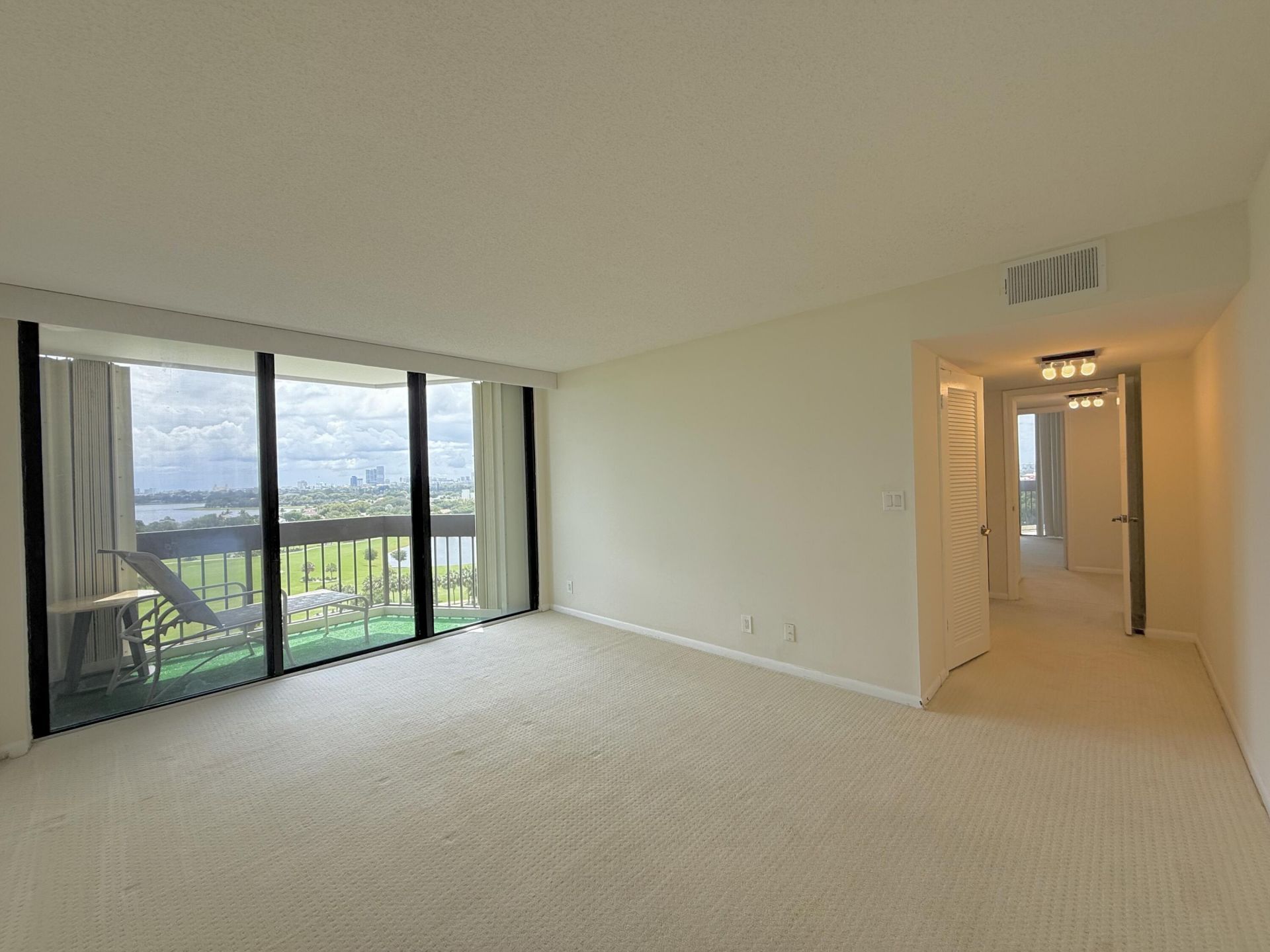 2000 Presidential Way, Unit 1204, West Palm Beach, FL 33401 Photo