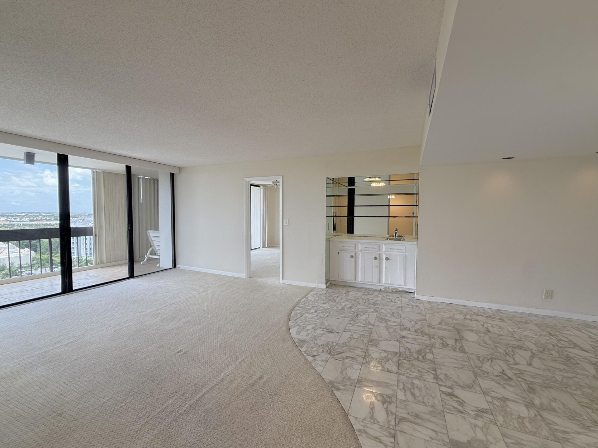 2000 Presidential Way, Unit 1204, West Palm Beach, FL 33401 Photo