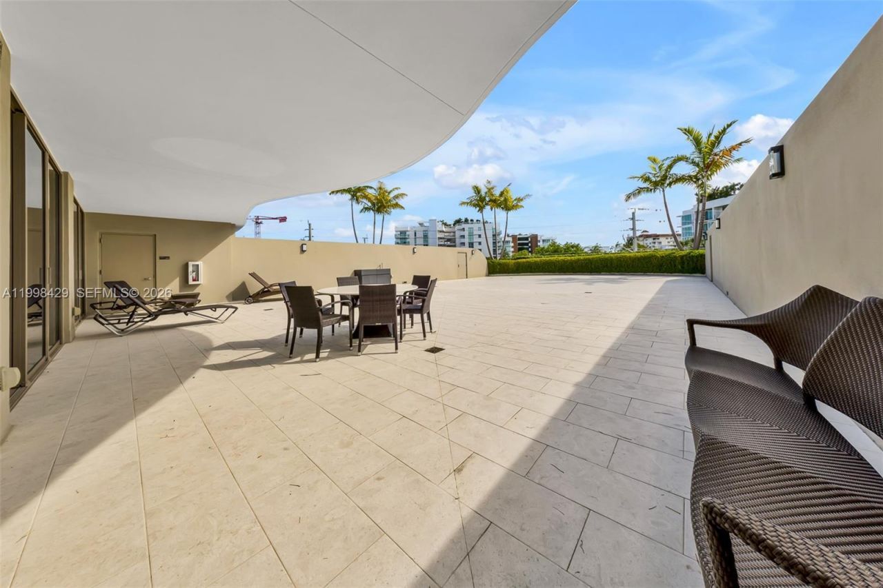 1135 103rd St , Unit 304, Bay Harbor Islands, FL 33154 Photo
