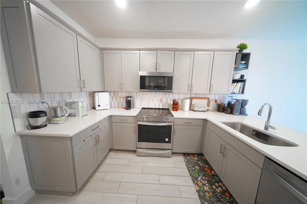 138 SW 171st Way , Pembroke Pines, FL 33027 Photo