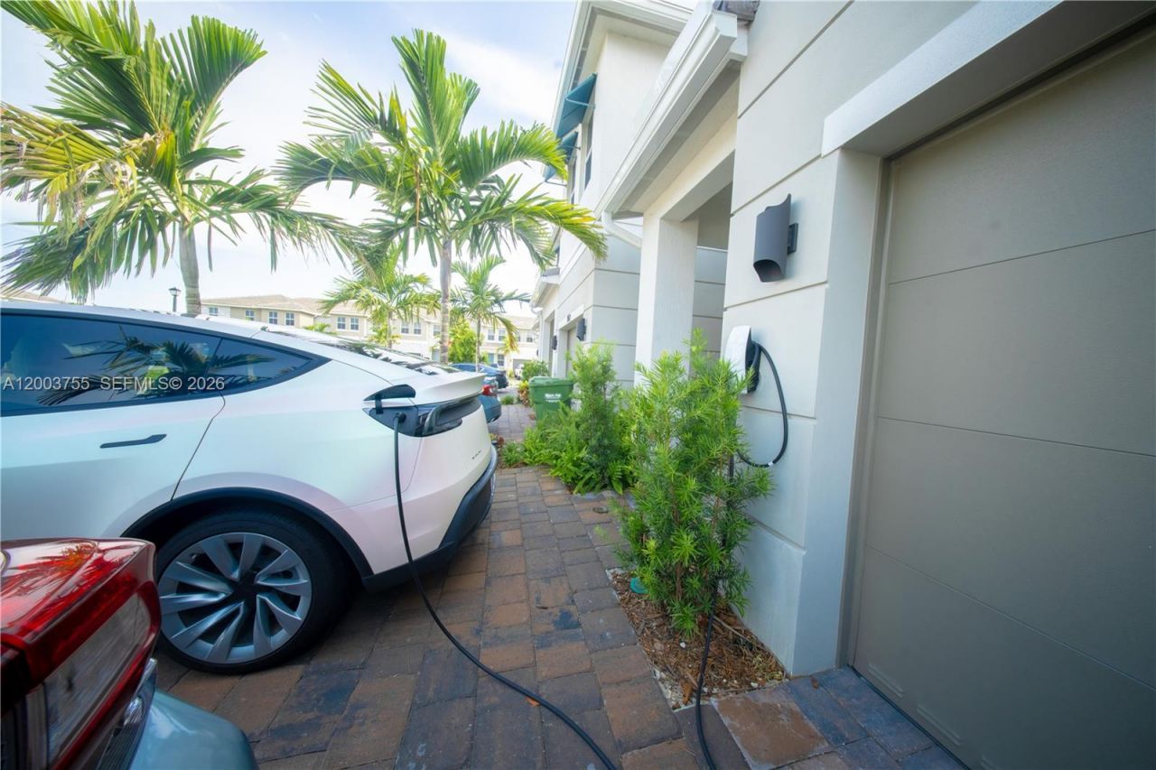 138 SW 171st Way , Pembroke Pines, FL 33027 Photo