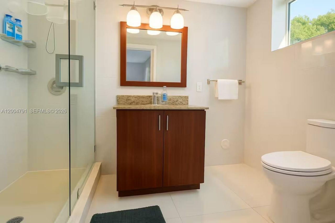 1025 94th St , Unit 7, Bay Harbor Islands, FL 33154 Photo